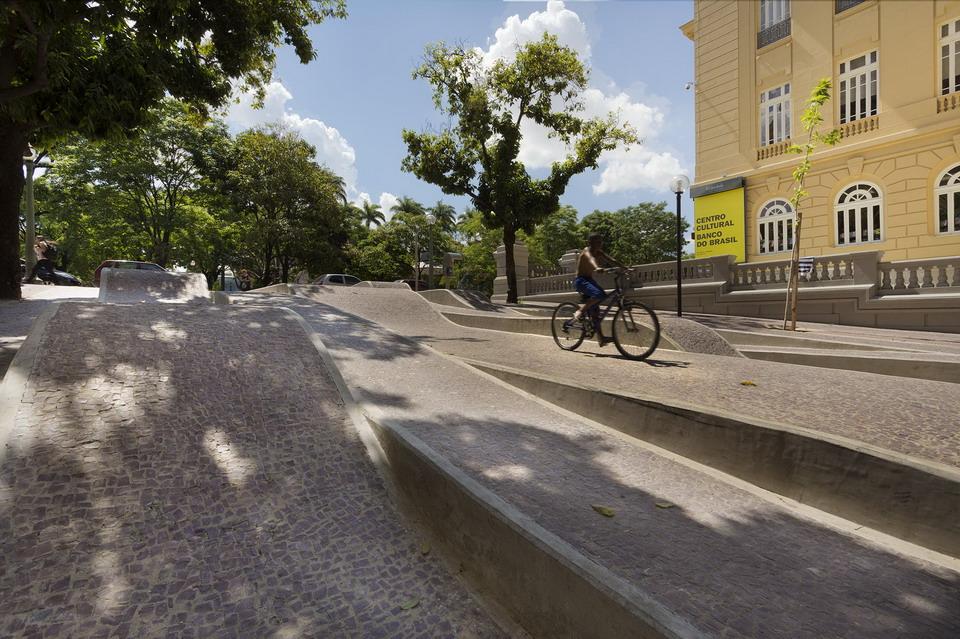 Praça Da Liberdadeܱ߳пռ/ Arquitetos Associados9ͼƬ