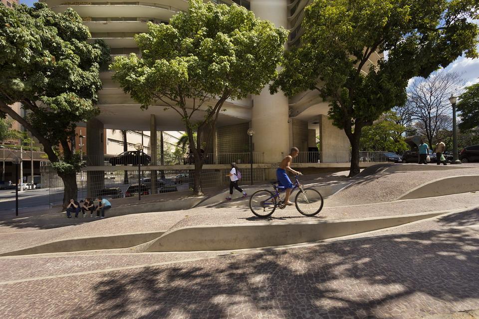 Praça Da Liberdadeܱ߳пռ/ Arquitetos Associados8ͼƬ