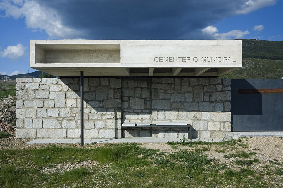Access And Columbarium In Robregordos Cemetery / MUKA Arquitectura4ͼƬ